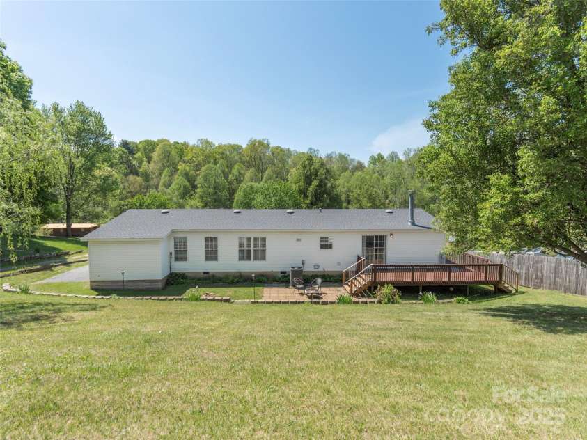 9 Redmond Drive, Alexander, NC 28701.  MLS# CAR4254999, YatesRealty ID 10717. 