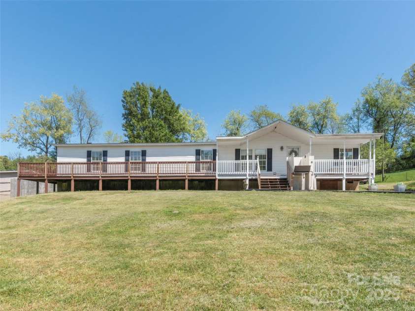 9 Redmond Drive, Alexander, NC 28701.  MLS# CAR4254999, YatesRealty ID 10717. 