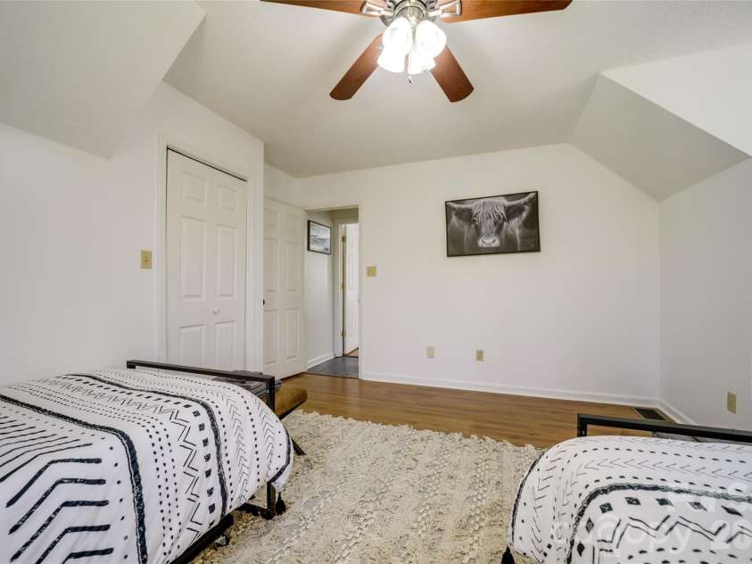 24 Oakwood Road, Candler, NC 28715.  MLS# CAR4343043, YatesRealty ID 10718. 