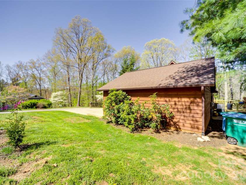24 Oakwood Road, Candler, NC 28715.  MLS# CAR4343043, YatesRealty ID 10718. 