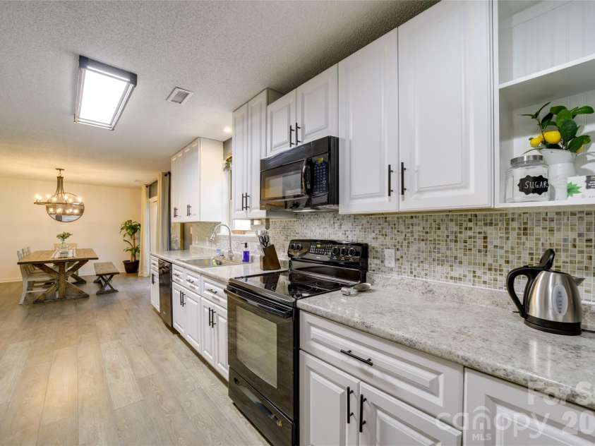 24 Oakwood Road, Candler, NC 28715.  MLS# CAR4343043, YatesRealty ID 10718. Kitchen