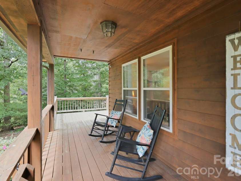 24 Oakwood Road, Candler, NC 28715.  MLS# CAR4415406, YatesRealty ID 10718. 
