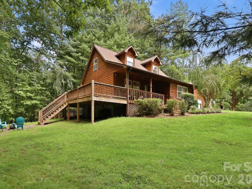 24 Oakwood Road, Candler, NC 28715.  MLS# CAR4415406, YatesRealty ID 10718. 