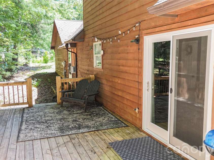 24 Oakwood Road, Candler, NC 28715.  MLS# CAR4415406, YatesRealty ID 10718. 