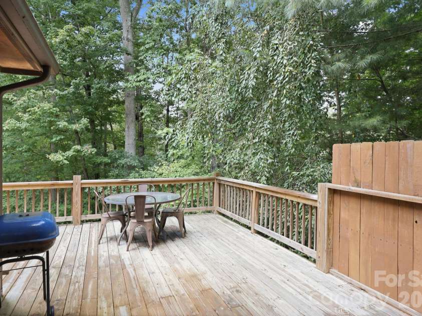 24 Oakwood Road, Candler, NC 28715.  MLS# CAR4415406, YatesRealty ID 10718. 