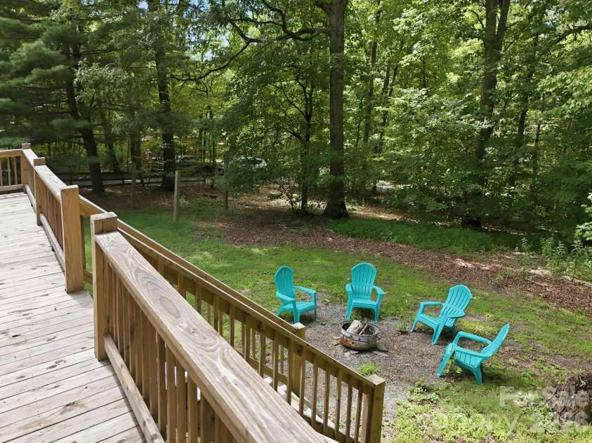 24 Oakwood Road, Candler, NC 28715.  MLS# CAR4415406, YatesRealty ID 10718. 