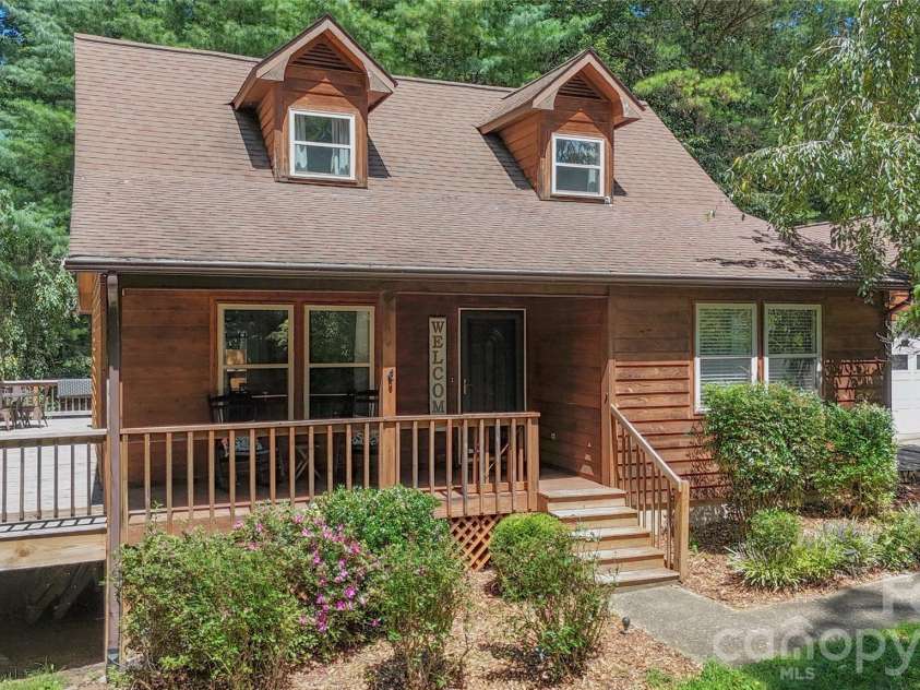 24 Oakwood Road, Candler, NC 28715.  MLS# CAR4415406, YatesRealty ID 10718. 