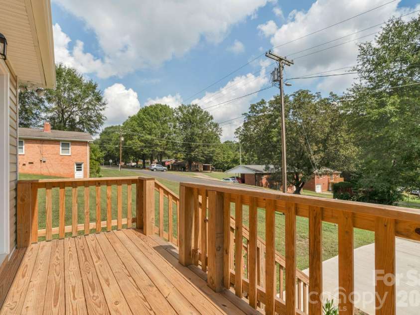953 Hardin Drive, Shelby, NC 28150.  MLS# CAR4254368, YatesRealty ID 10718.  Front Porch with actual room to sit