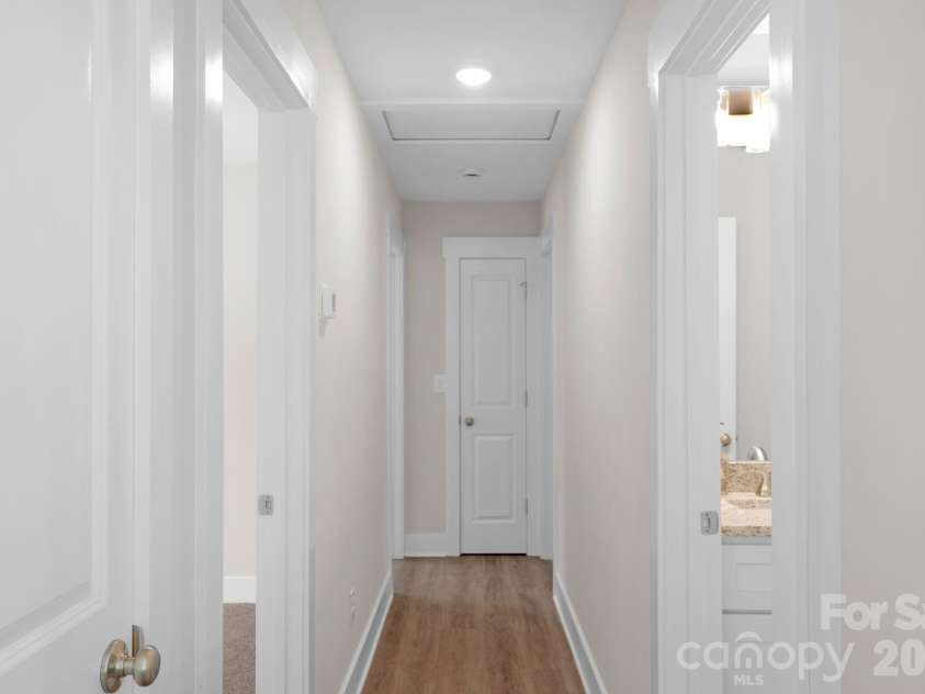 953 Hardin Drive, Shelby, NC 28150.  MLS# CAR4254368, YatesRealty ID 10718. Hallway