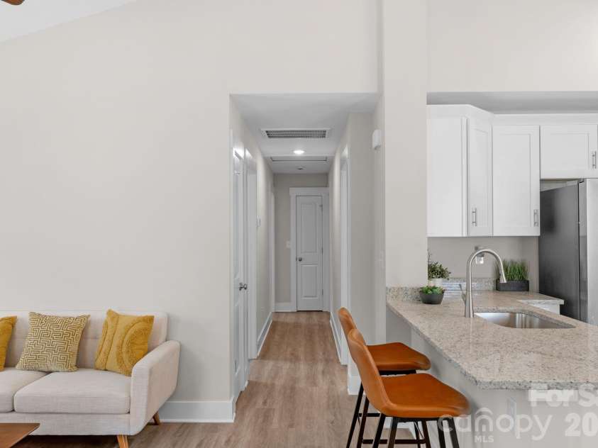 953 Hardin Drive, Shelby, NC 28150.  MLS# CAR4254368, YatesRealty ID 10718. Hallway & breakfast area