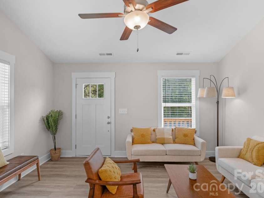 953 Hardin Drive, Shelby, NC 28150.  MLS# CAR4254368, YatesRealty ID 10718. Move-in ready