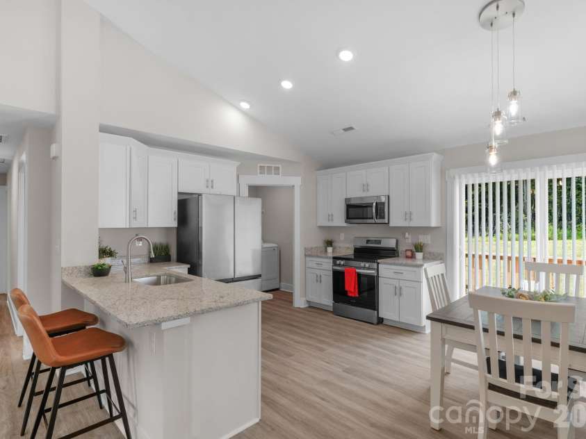 953 Hardin Drive, Shelby, NC 28150.  MLS# CAR4254368, YatesRealty ID 10718. Open area w/ vaulted