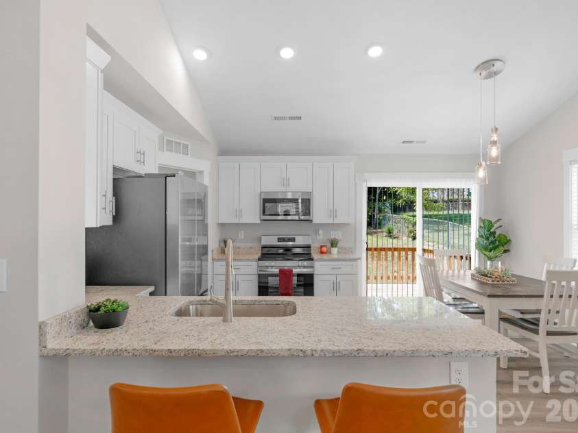 953 Hardin Drive, Shelby, NC 28150.  MLS# CAR4254368, YatesRealty ID 10718. Plenty of light!