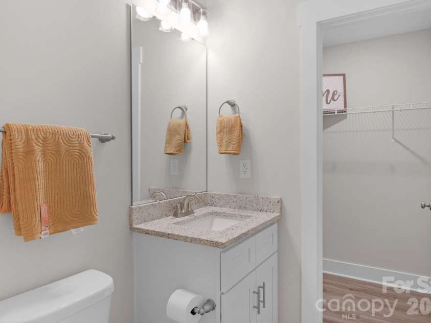 953 Hardin Drive, Shelby, NC 28150.  MLS# CAR4254368, YatesRealty ID 10718. Primary w/ closet