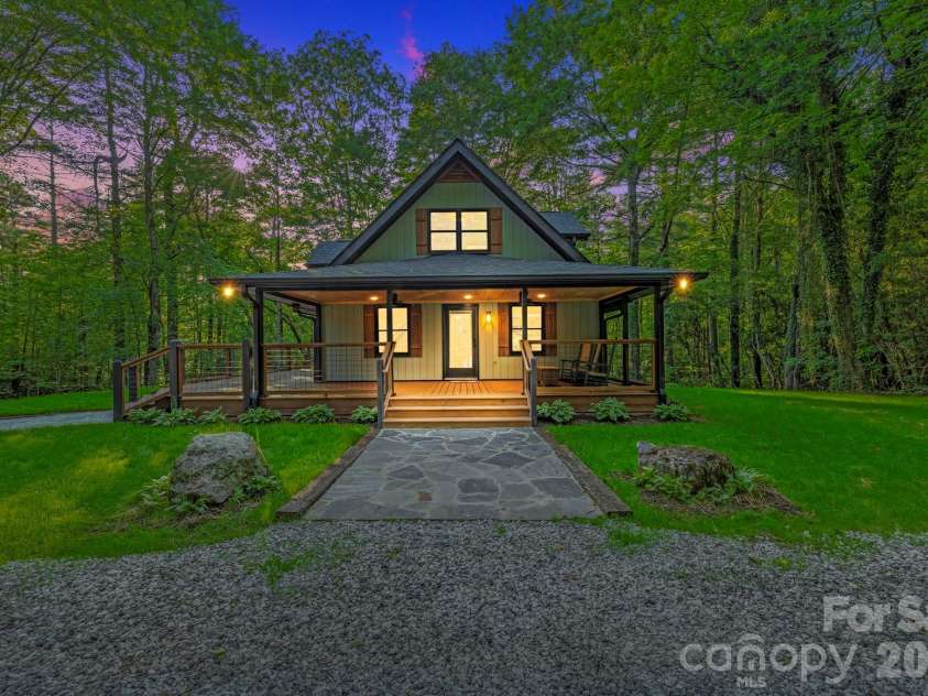 327 Flat Ridge Drive, Lake Toxaway, NC 28774.  MLS# CAR4364650, YatesRealty ID 10719. 