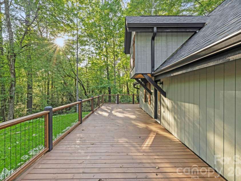 327 Flat Ridge Drive, Lake Toxaway, NC 28774.  MLS# CAR4364650, YatesRealty ID 10719. Deck