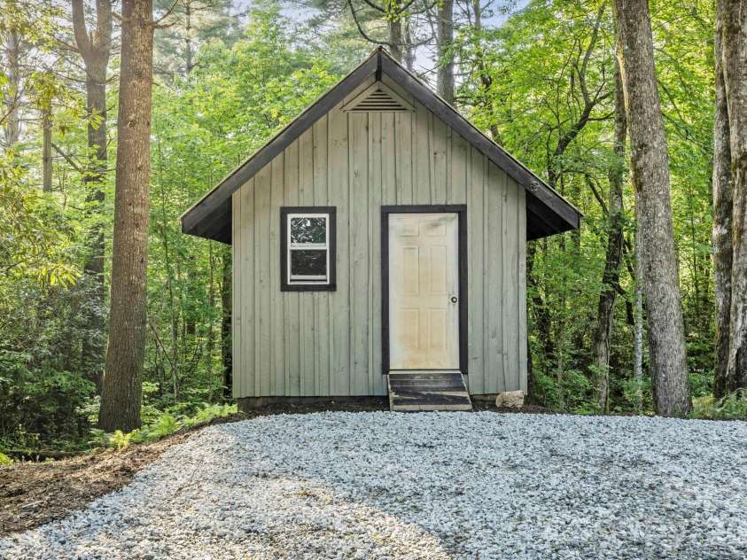 327 Flat Ridge Drive, Lake Toxaway, NC 28774.  MLS# CAR4364650, YatesRealty ID 10719. Storage space with lower level 