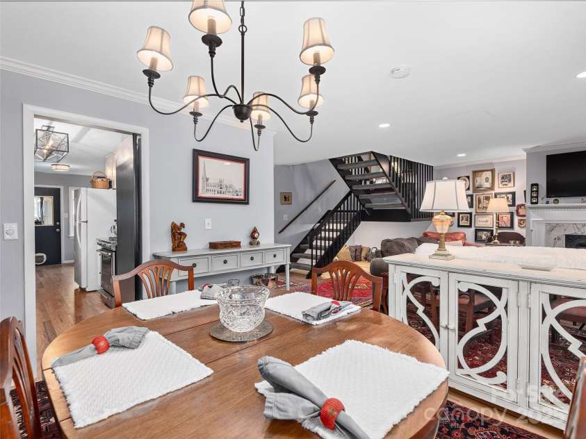 521 Crowfields Lane, Asheville, NC 28803.  MLS# CAR4246106, YatesRealty ID 10719. Dining Room