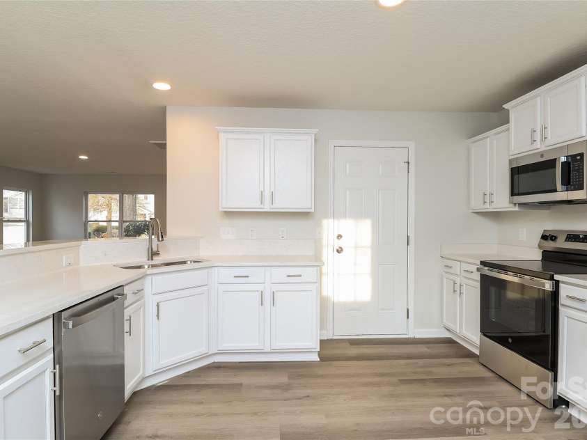 7420 Lady Liberty Lane, Charlotte, NC 28217.  MLS# CAR4354378, YatesRealty ID 10719. 