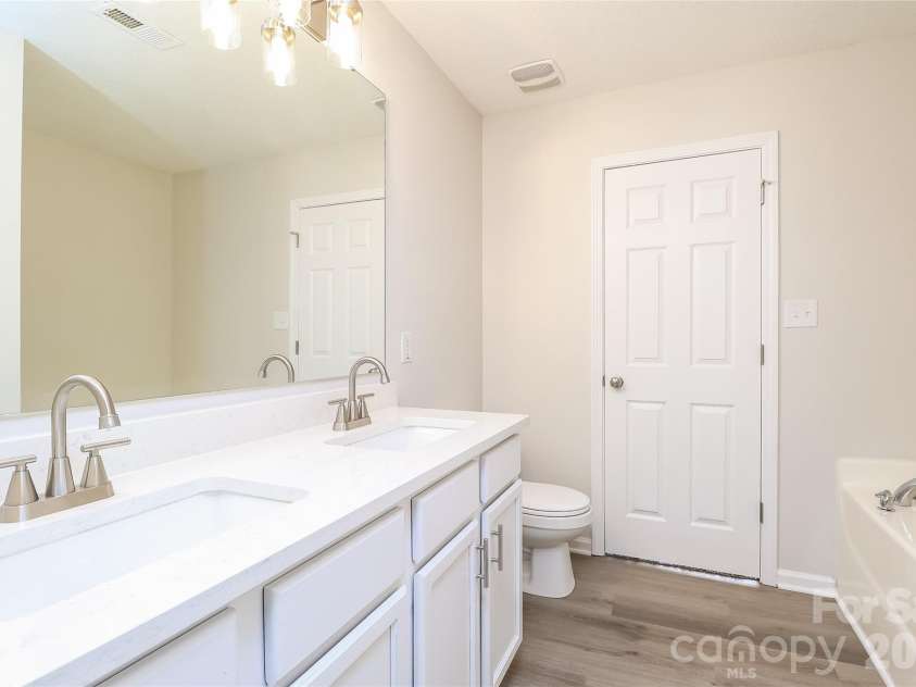 7420 Lady Liberty Lane, Charlotte, NC 28217.  MLS# CAR4354378, YatesRealty ID 10719. 