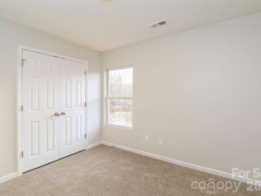 7420 Lady Liberty Lane, Charlotte, NC 28217.  MLS# CAR4354378, YatesRealty ID 10719. 