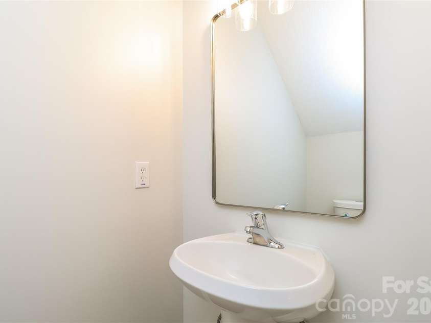 7420 Lady Liberty Lane, Charlotte, NC 28217.  MLS# CAR4354378, YatesRealty ID 10719. 