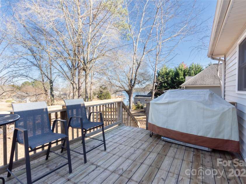 431 Island Cove Road, Norwood, NC 28128.  MLS# CAR4221592, YatesRealty ID 1072. 