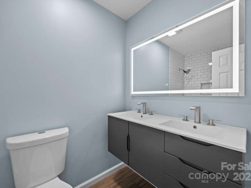 5 Hillview Road, Asheville, NC 28805.  MLS# CAR4254375, YatesRealty ID 10720. 