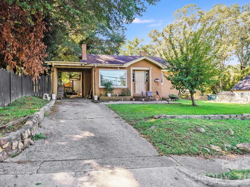 809 Mauney Avenue, Gastonia, NC 28052.  MLS# CAR4303780, YatesRealty ID 10720. 