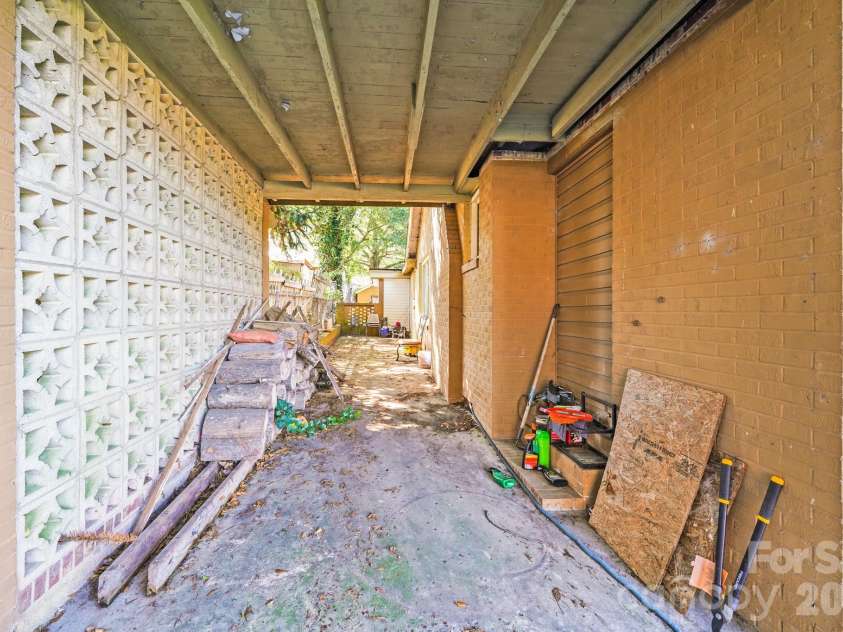 809 Mauney Avenue, Gastonia, NC 28052.  MLS# CAR4303780, YatesRealty ID 10720. 