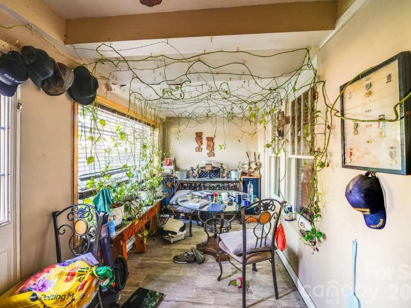 809 Mauney Avenue, Gastonia, NC 28052.  MLS# CAR4303780, YatesRealty ID 10720. 