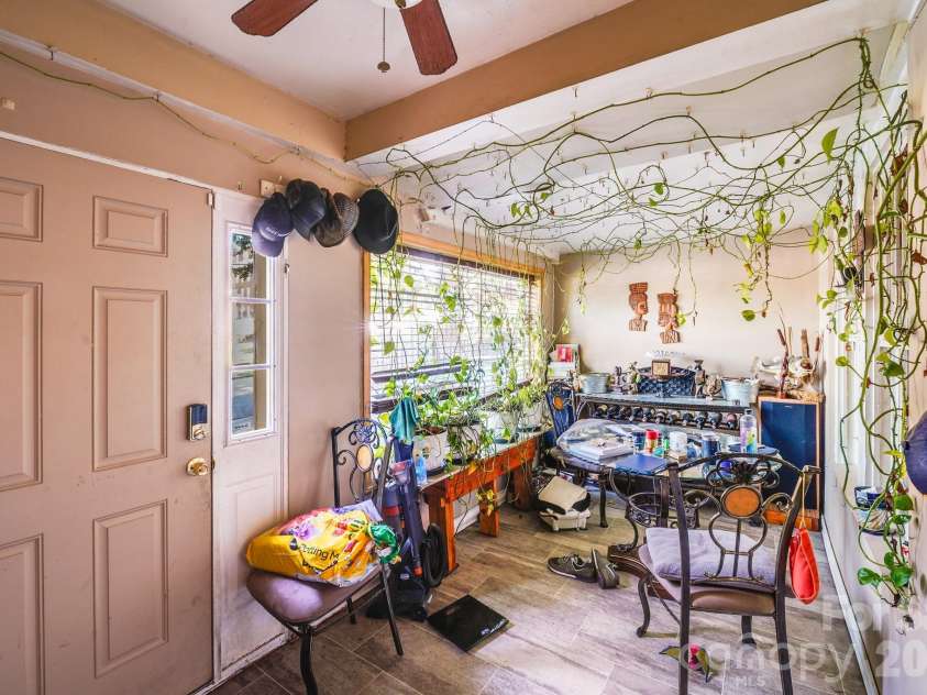 809 Mauney Avenue, Gastonia, NC 28052.  MLS# CAR4303780, YatesRealty ID 10720. 