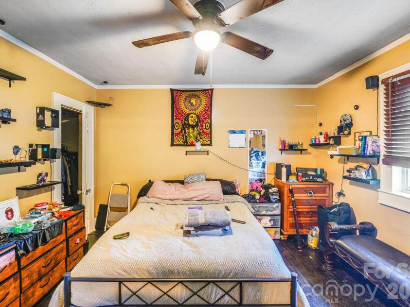 809 Mauney Avenue, Gastonia, NC 28052.  MLS# CAR4303780, YatesRealty ID 10720. 