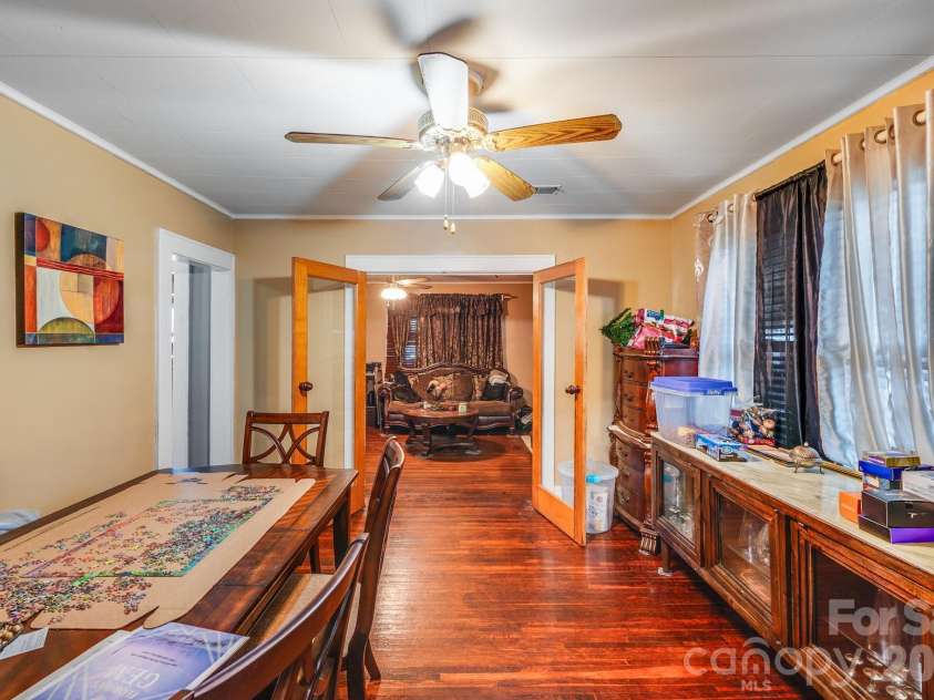 809 Mauney Avenue, Gastonia, NC 28052.  MLS# CAR4303780, YatesRealty ID 10720. 