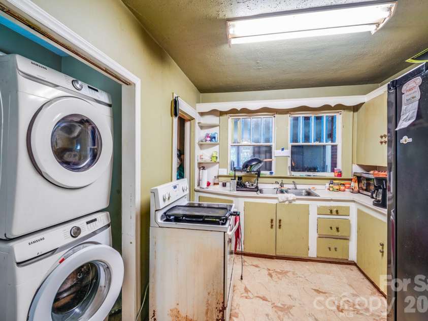 809 Mauney Avenue, Gastonia, NC 28052.  MLS# CAR4303780, YatesRealty ID 10720. 