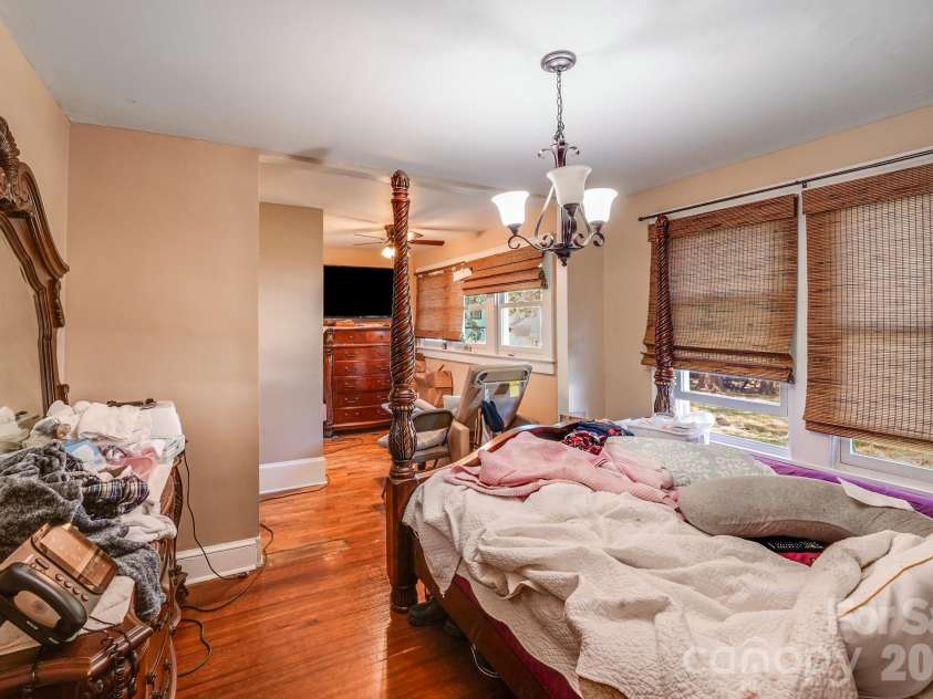 809 Mauney Avenue, Gastonia, NC 28052.  MLS# CAR4303780, YatesRealty ID 10720. 