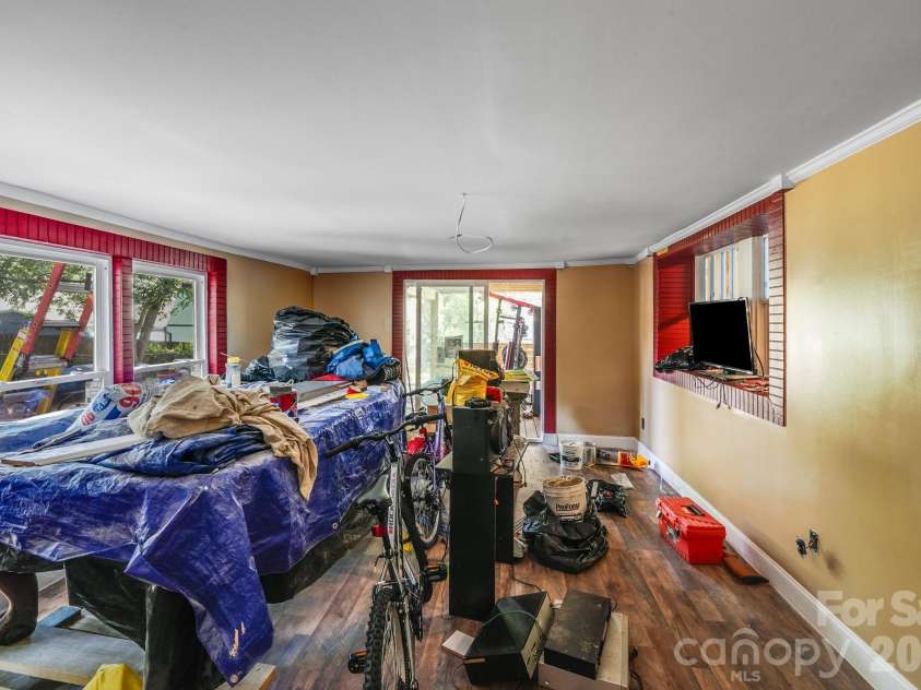 809 Mauney Avenue, Gastonia, NC 28052.  MLS# CAR4303780, YatesRealty ID 10720. 