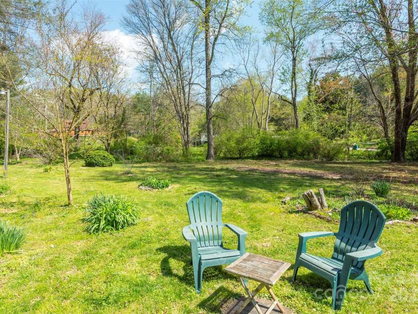 382 Starnes Cove Road, Candler, NC 28715.  MLS# CAR4246519, YatesRealty ID 10721. 