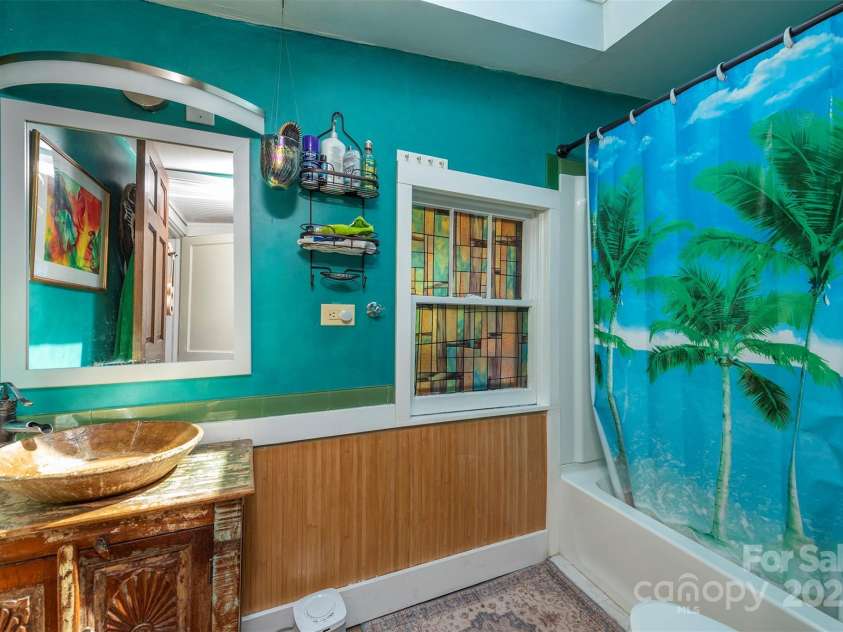 382 Starnes Cove Road, Candler, NC 28715.  MLS# CAR4246519, YatesRealty ID 10721. 