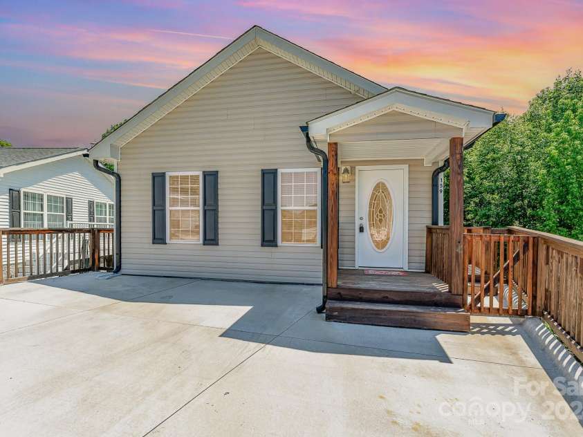 159 Badin Lake Circle, New London, NC 28127.  MLS# CAR4135721, YatesRealty ID 10722. 