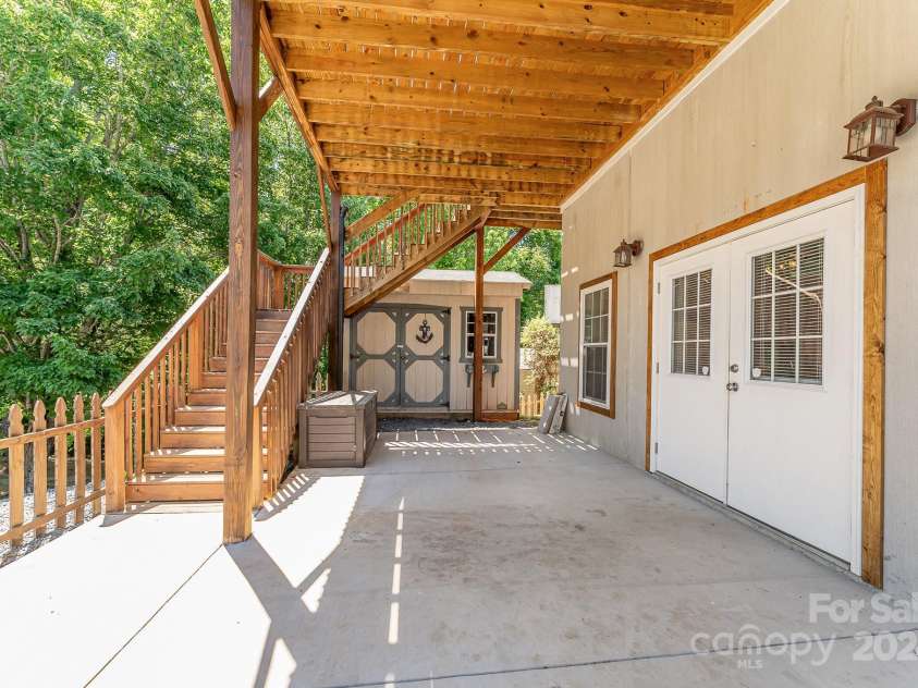 159 Badin Lake Circle, New London, NC 28127.  MLS# CAR4135721, YatesRealty ID 10722. 