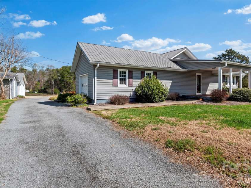 613 Nc 67 Highway, Boonville, NC 27011.  MLS# CAR4358913, YatesRealty ID 10722. 