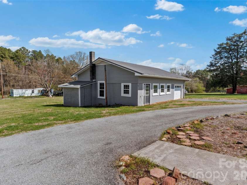 613 Nc 67 Highway, Boonville, NC 27011.  MLS# CAR4358913, YatesRealty ID 10722. 