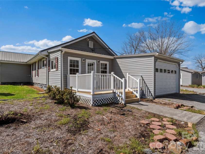 613 Nc 67 Highway, Boonville, NC 27011.  MLS# CAR4358913, YatesRealty ID 10722. 