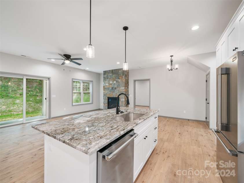 200 Red Twig Lane, Burnsville, NC 28714.  MLS# CAR4167529, YatesRealty ID 10723. Beautiful granite countertops  and stainless steel appliances