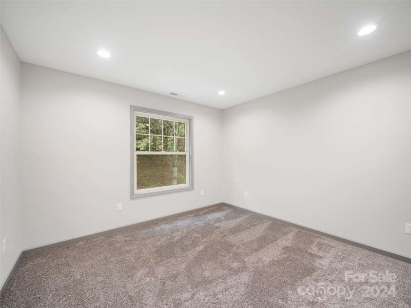 200 Red Twig Lane, Burnsville, NC 28714.  MLS# CAR4167529, YatesRealty ID 10723. Guest Bedroom #4