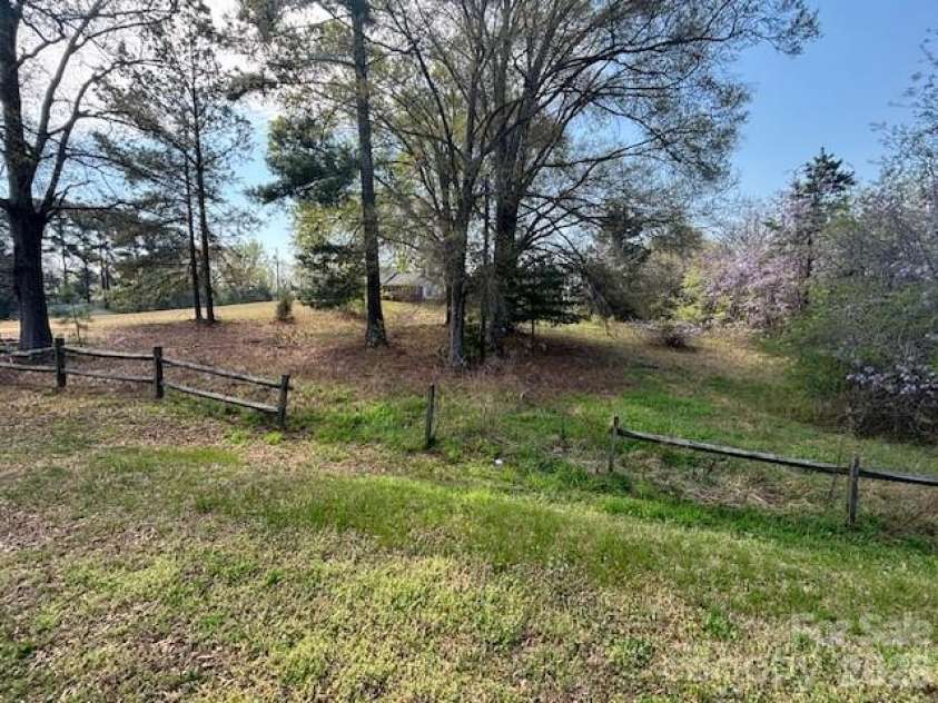 2273 Trail Avenue, Kannapolis, NC 28081.  MLS# CAR4361604, YatesRealty ID 10725. 