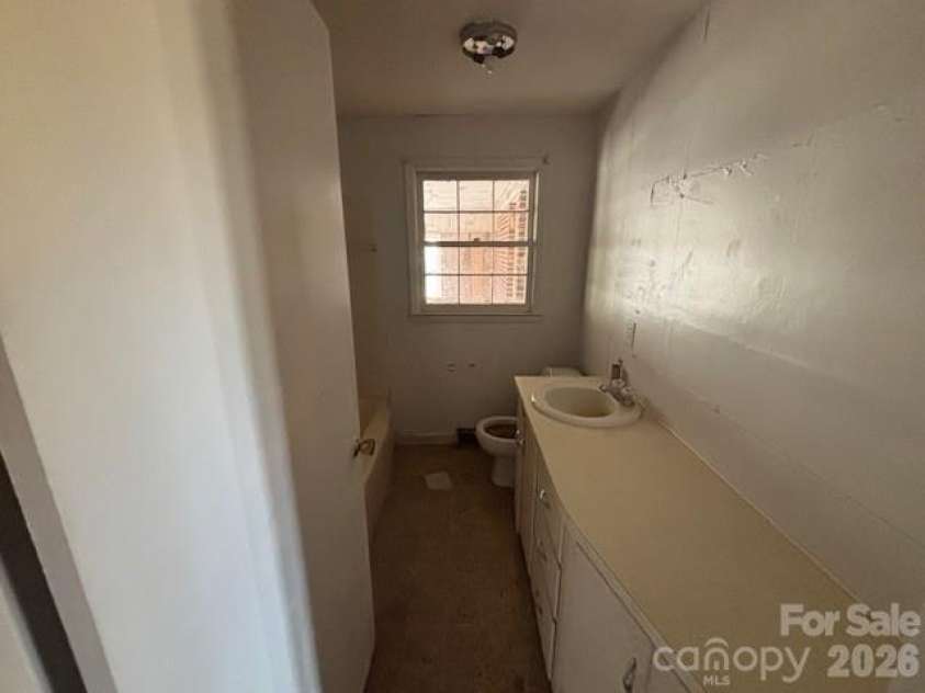 2273 Trail Avenue, Kannapolis, NC 28081.  MLS# CAR4361604, YatesRealty ID 10725. 