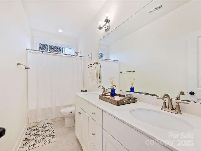 10521 Ardley Manor Drive, Mint Hill, NC 28227.  MLS# CAR4227257, YatesRealty ID 10726. 