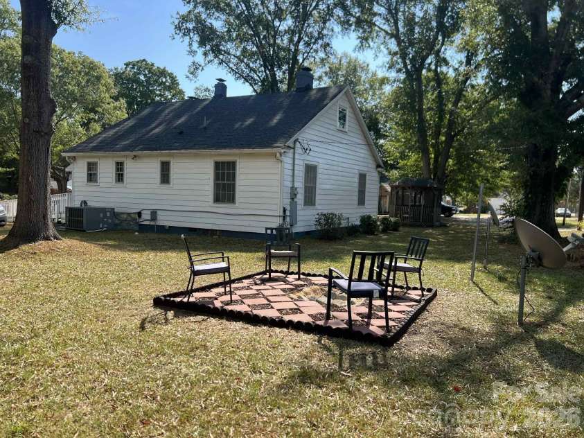 651 Still Street, Chester, SC 29706.  MLS# CAR4287428, YatesRealty ID 10726. 